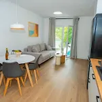 House Sumica, * モスタル